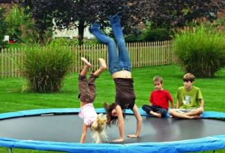 Adoptez le trampoline : du fitness, avec une dose d’humour